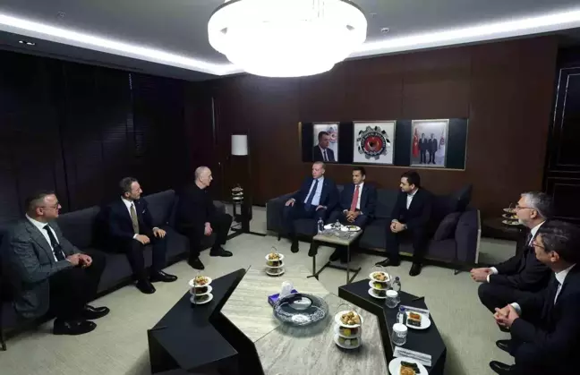 Cumhurbaşkanı Erdoğan, Pevrul Kavlak için Türk Metal Sendikası'na taziye ziyaretinde bulundu
