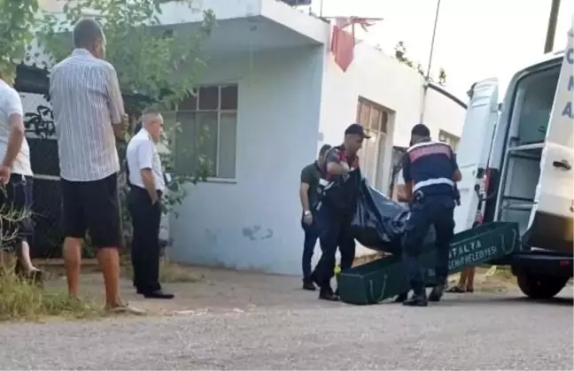 Antalya'da Kadın ve Çocuğunun Ölümüne Neden Olan Zanlı Adliyeye Sevk Edildi