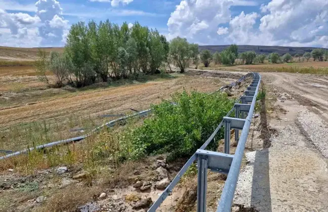 Çorum Alaca'da Sel: Bariyerler Söküldü