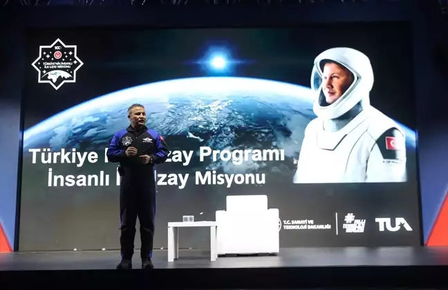 Türkiye'nin İlk Astronotu Alper Gezeravcı, TEKNOFEST'te Öğrencilerle Buluştu