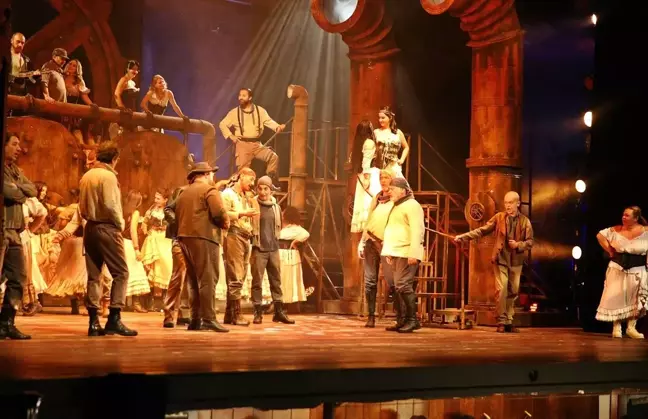 Mersin Devlet Opera ve Balesi 'Carmen' Operasını Sahnede İzdırap Etti