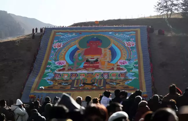 Çin'in Labrang Manastırı'nda 'Buda Güneşlenmesi' Töreni