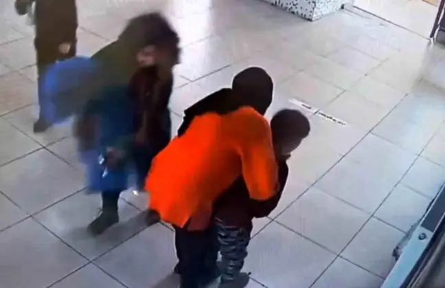 Öğretmenden Hayat Kurtaran Müdahale: Heimlich Manevrası