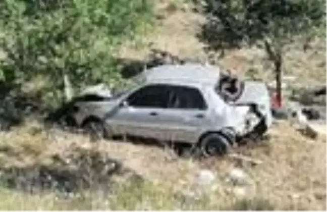 Sivas'ta otomobil şarampole devrildi: 4 yaralı