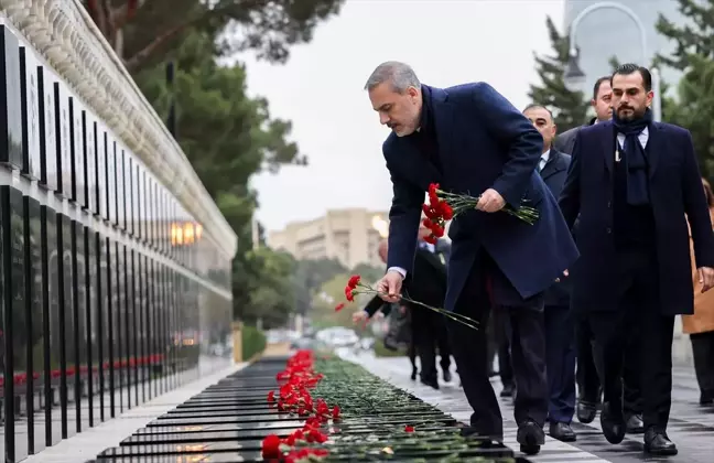 Dışişleri Bakanı Fidan, Haydar Aliyev'in mezarını ziyaret etti