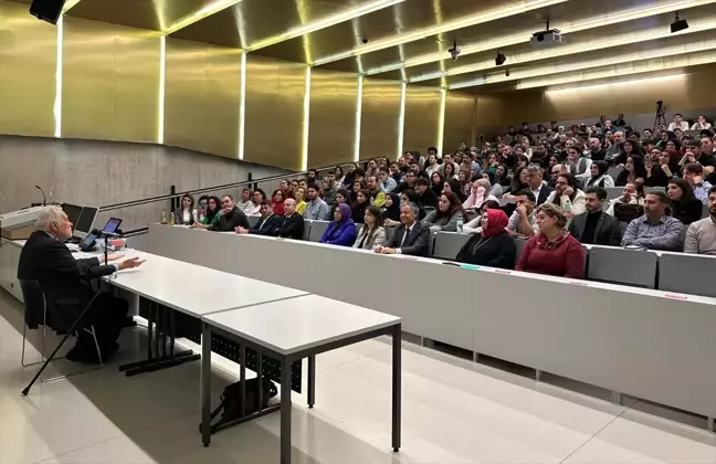 Prof. Dr. İlber Ortaylı Viyana'da Cumhuriyet konferansında konuştu
