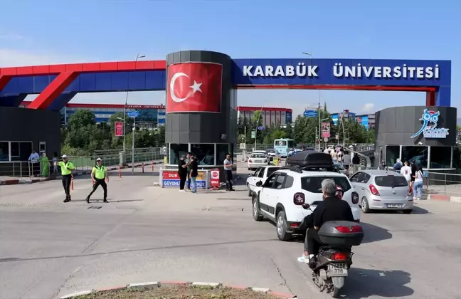 Öğrenciler Polis Ekipleri Tarafından Sınava Yetiştirildi