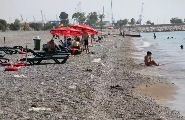 Sarısu Plajı'nda Plastik Kirliliği Endişesi