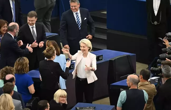 Ursula von der Leyen, Avrupa Birliği Komisyonu Başkanı olarak yeniden seçildi