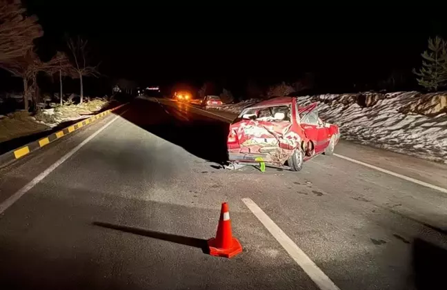 Safranbolu'da Kaza: Arızalı Otomobile Çarpan Cipte 3 Yaralı