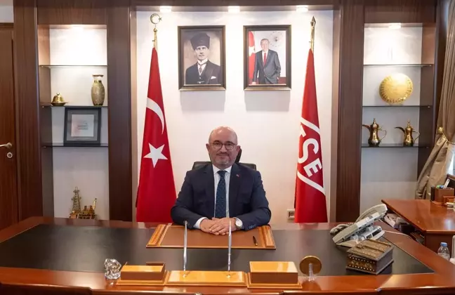 TSE Başkanı Mahmut Sami Şahin, 2024 Yılına Damga Vuran Fotoğrafları Oyladı