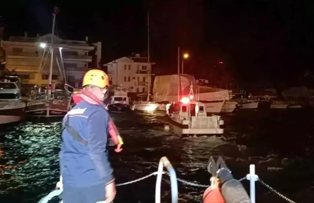 Fethiye Açıklarında Sürüklenen Tekne Kıyı Emniyet Ekipleri Tarafından Kurtarıldı