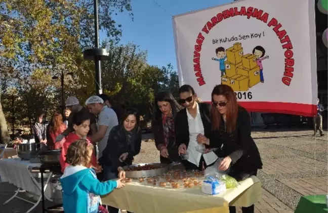 Manavgat'ta Şehitler İçin Lokma Tatlısı Dağıtıldı