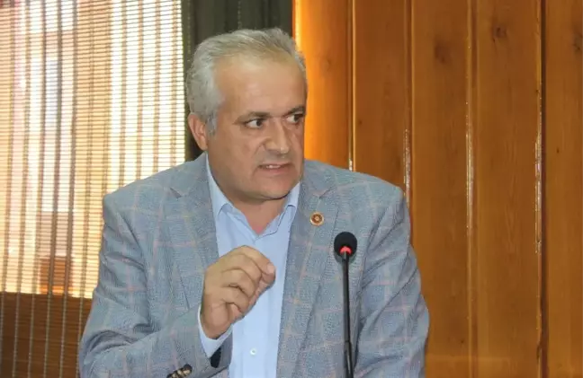 CHP'li Meclis Üyesinden Ak Partili Ahmet Aydın'a Övgü Dolu Sözler