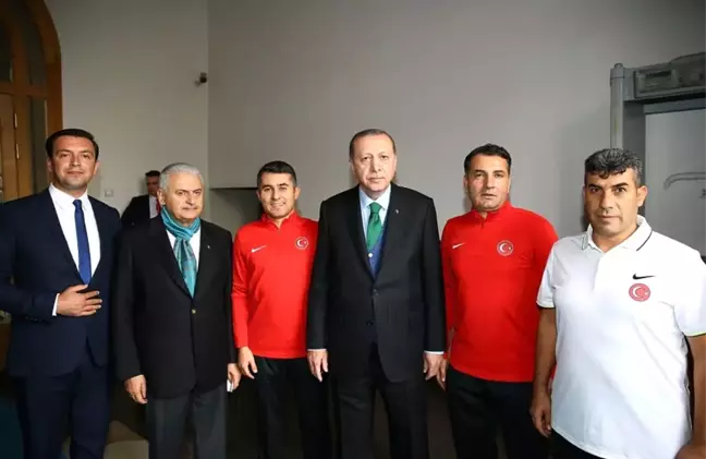 Cumhurbaşkanı Erdoğan ve Başbakan Yıldırım'dan Taekwondo Milli Takımı'na Moral Dopingi