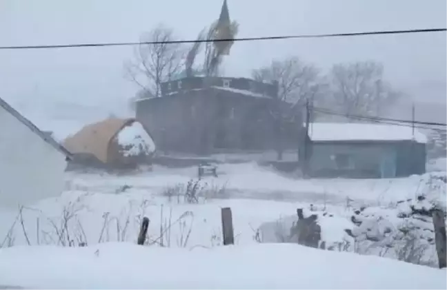 Kars'ta tipi; görüş uzaklığı 10 metreye düştü