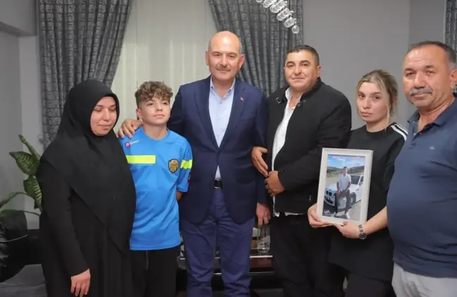 Bakanımız Sn. Soylu Ankara'da Yaşanan Elim Olayda Hayatını Kaybeden Emirhan Yalçın ile Yaralanan Ali Yasin Ülger'in Ailelerini Ziyaret Etti