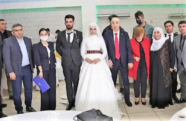 Son dakika haber! Cumhurbaşkanı Başdanışmanı Aslan, Diyarbakır'da şehit kızının düğününe katıldı