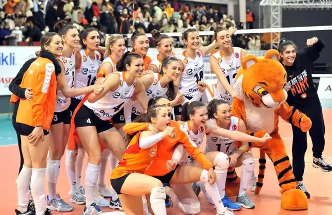 Eczacıbaşı Dynavit, CEV Kupası'nda finalde