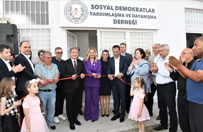 Bornova'da Sosyal Demokratlar Yardımlaşma ve Danışma Derneği Açıldı