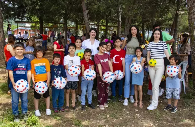 Mersin Büyükşehir Belediyesi, Depremzedelere Moral Verdi