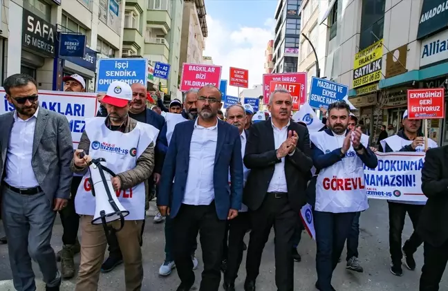 Van'da İşten Çıkarılan İşçiler Eylemlerini Sürdürüyor