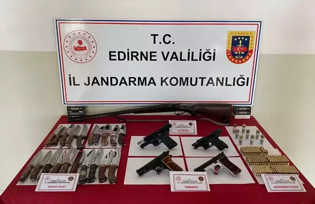 Edirne'de ruhsatsız silahlar ele geçirilen zanlı yakalandı