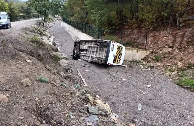 Vezirköprü'de Öğrenci Servisi Devrildi: 9 Yaralı