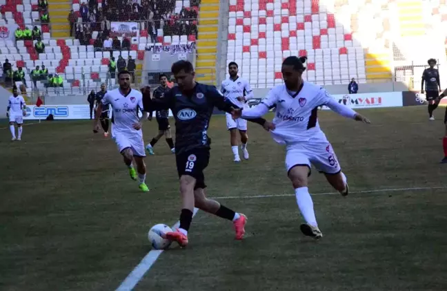 Karaman FK ve Elazığspor 1-1 Beraberlik ile Puanları Paylaştı