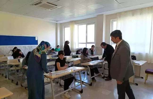 Anamur'da Umre Ödüllü Bilgi Yarışması Yoğun İlgiyle Gerçekleşti