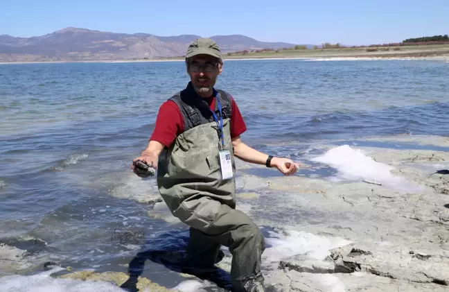 Burdur Gölü'ndeki Köpüklenmeler Normal Durum Olarak Değerlendirildi