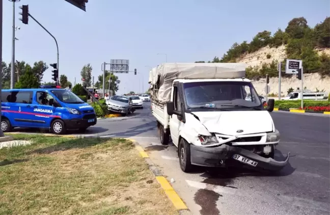 Manavgat'ta Trafik Kazası: 1 Yaralı