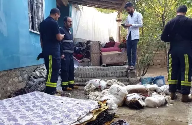 Van'da ev yangını; dumandan etkilenen 2 kişi hastaneye kaldırıldı