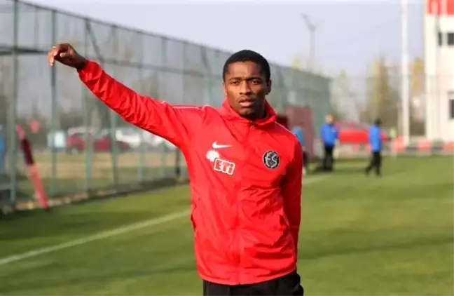 Transferin gözde ismi Jesse Sekidika Eskişehirspor kampına dahil edildi