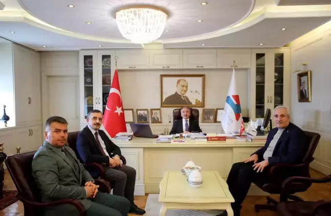 AİÇÜ Rektörü Prof. Dr. KARABULUT, Eleşkirt Belediye Başkanı YAKUT'u Misafir Etti