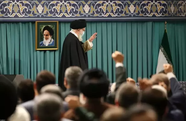 İran Lideri Ali Hamaney, Avrupa'daki Kur'an-ı Kerim Saldırılarını Kınadı
