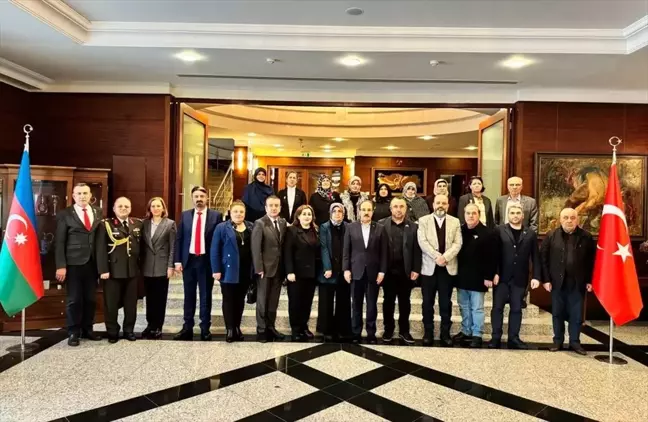 Türkiye'nin Bakü Büyükelçisi Şehit Aileleriyle Buluştu