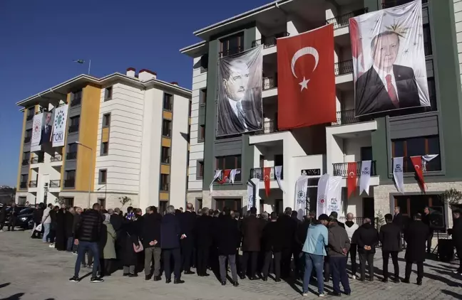 Sinop'ta 317 Konutun Anahtarları Sahiplerine Teslim Edildi