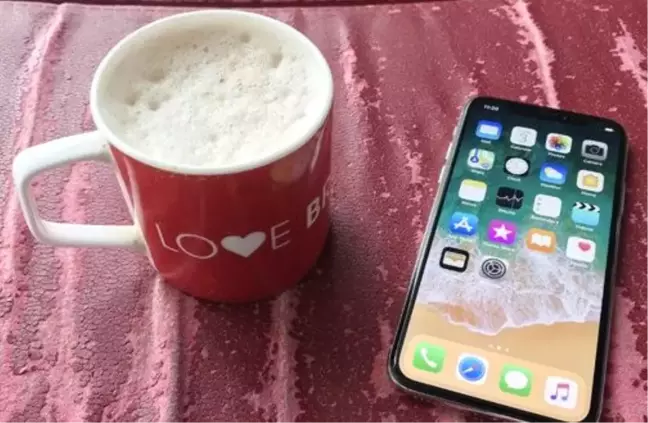 Apple CEO'su: iPhone X Kahveden Ucuz