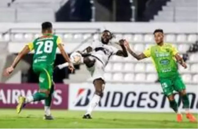 Adebayor'un 4 maçlık serüveni sona erdi