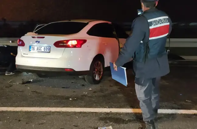 Bursa'da iki otomobilin çarpışması sonucu 3 kişi öldü, 2 kişi yaralandı
