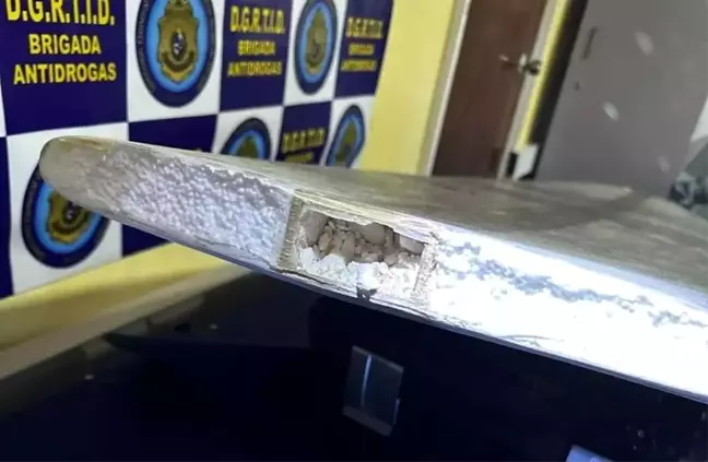 Sörf tahtaları ile uyuşturucu kaçakçılığı yapan çetenin 3 üyesi yakalandı