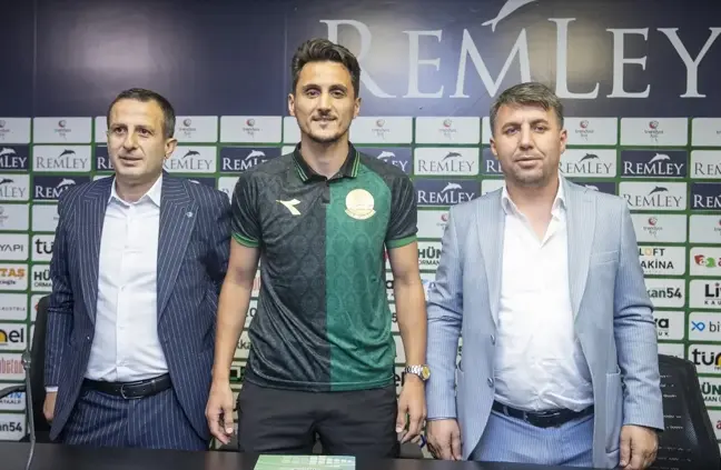 Sakaryaspor, Mustafa Pektemek'i kadrosuna kattı