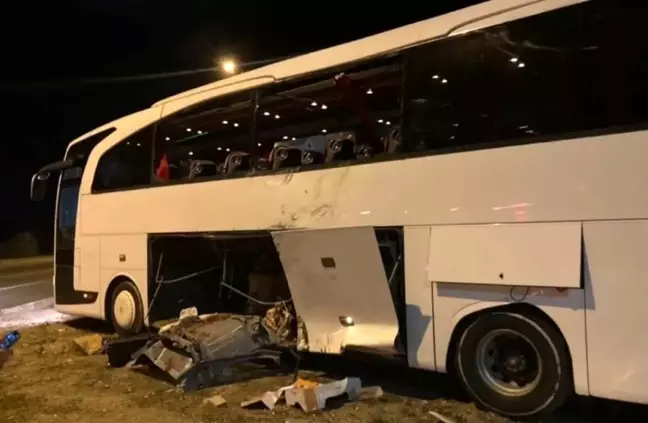 Bandırma'da Trafik Kazası: 14 Yaralı