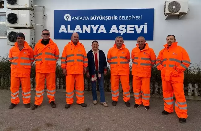 Alanya Aşevi 2024'te İhtiyaç Sahibi Vatandaşlara Sıcak Yemek Dağıttı