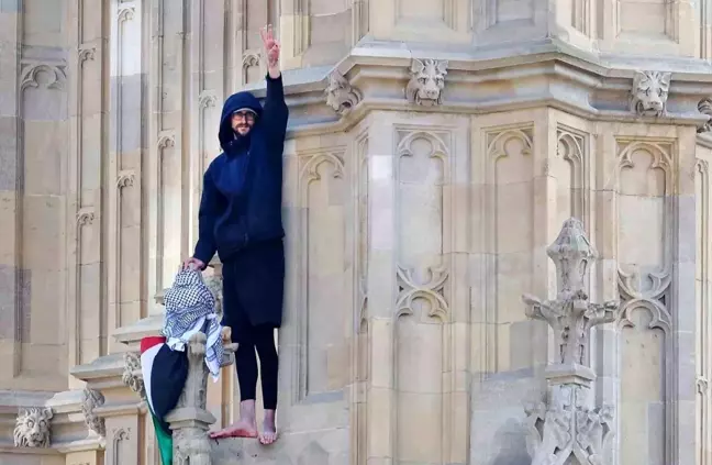 Big Ben Kulesi'ne Filistin Bayrağı ile Tırmanan Şahıs 16 Saat Sonra Tutuklandı