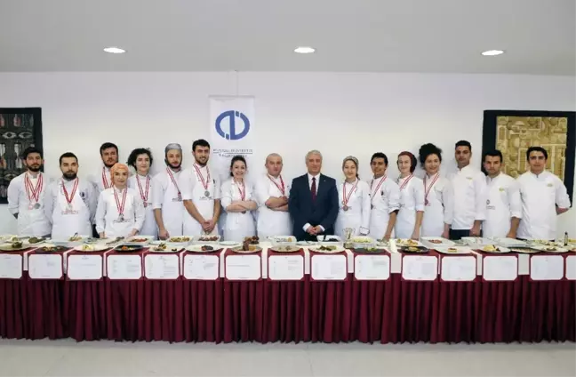Turizm Fakültesi Aşçılık Takımı İstanbul'dan Ödüllerle Döndü