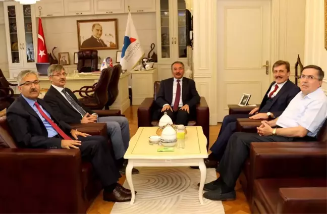 Rektör Karabulut'a Ziyaretler Devam Ediyor