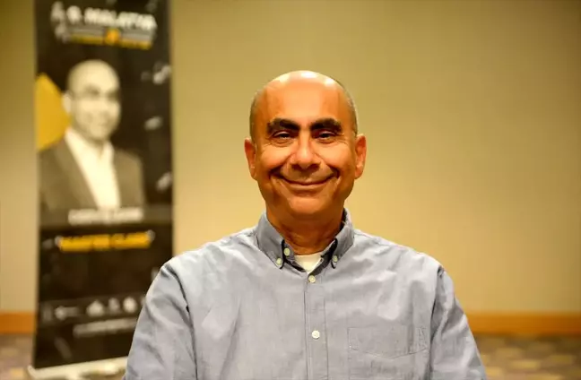 Derviş Zaim'den genç yönetmenlere