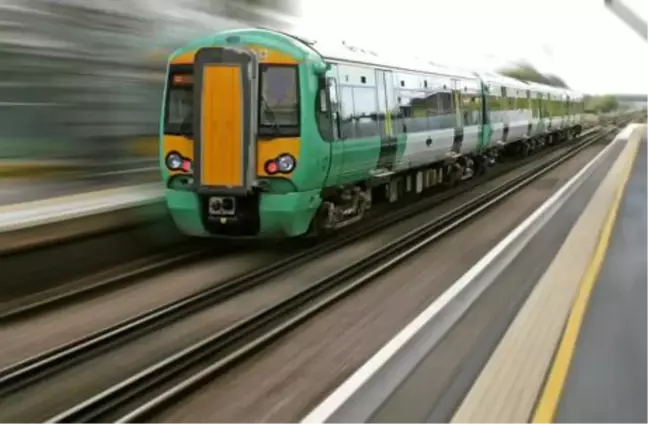 Rüyada tren görmek ne anlama gelir? Rüyada tren yolu görmek, rüyada tren kazası görmek nedir? Rüyada tren rayı görmek ne demektir?